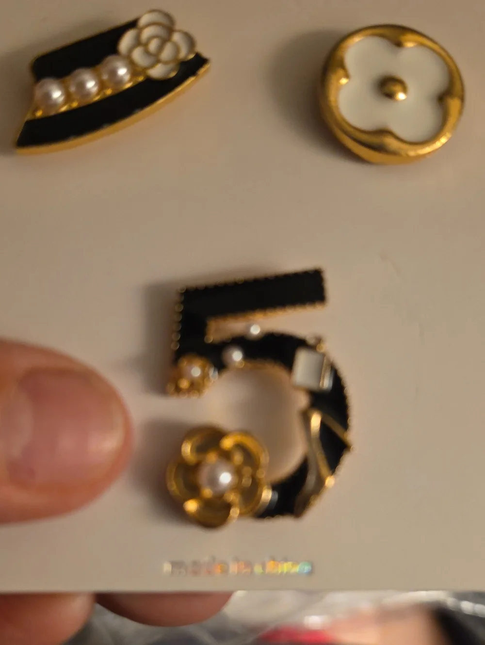Mint Women's Black & Gold Number 5 Pin Set